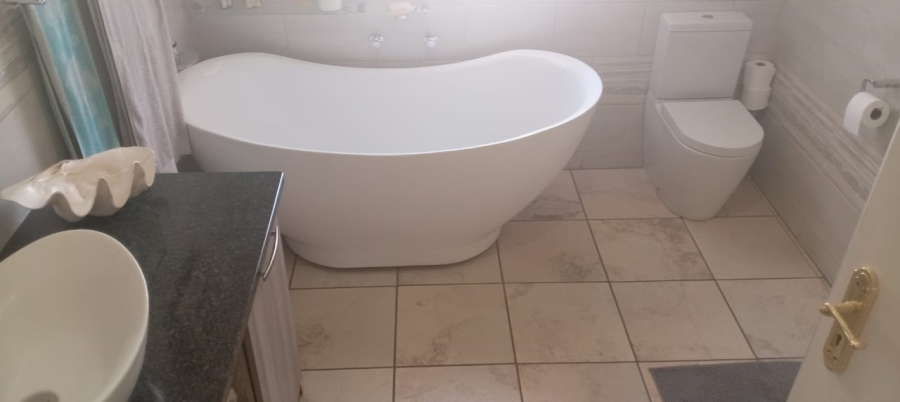 3 Bedroom Property for Sale in Safari Gardens North West